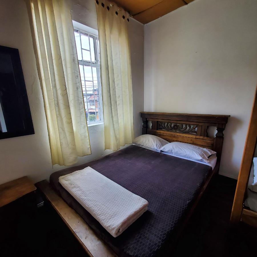Hostal Cq Chapinero Bogotá Exteriör bild
