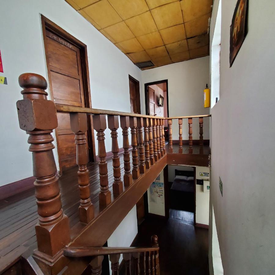 Hostal Cq Chapinero Bogotá Exteriör bild